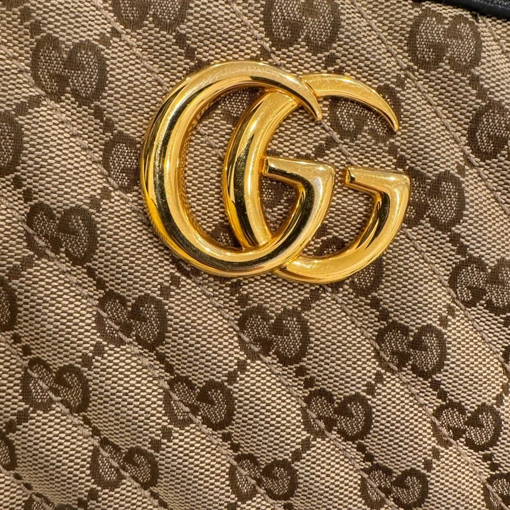 Gucci Tan and Black Crossbody Bag with Gold Accents - Picture 4 of 6